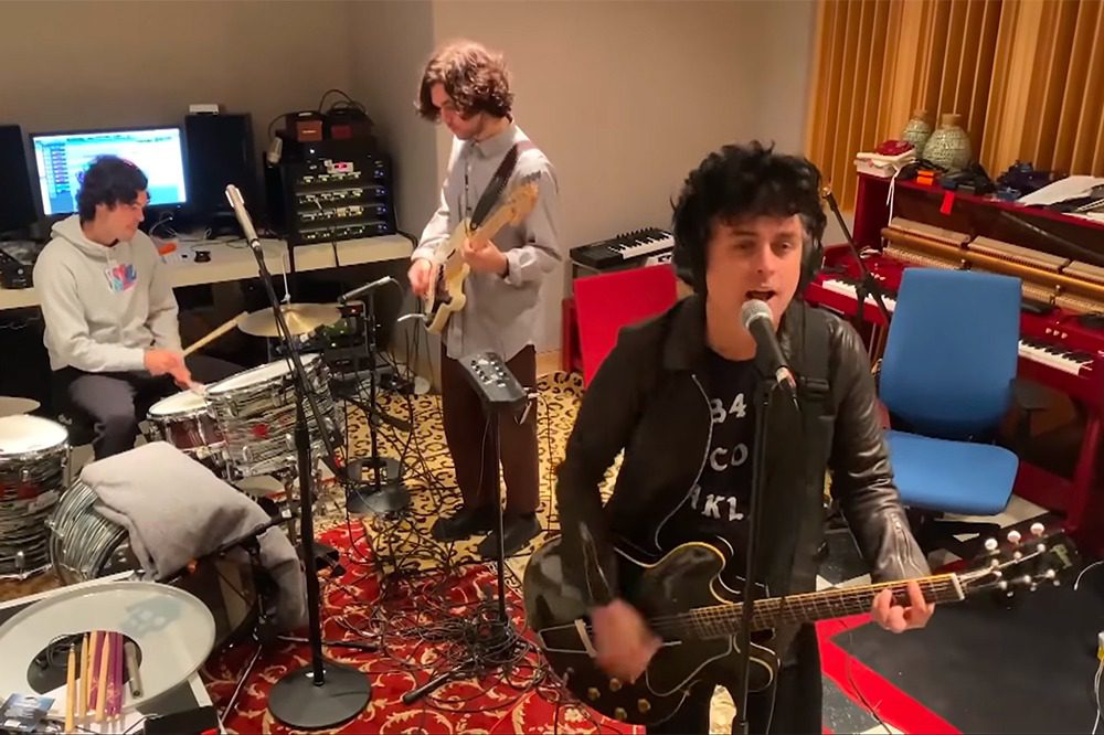 Billie Joe Armstrong + His Sons Play 'Late Late Show'