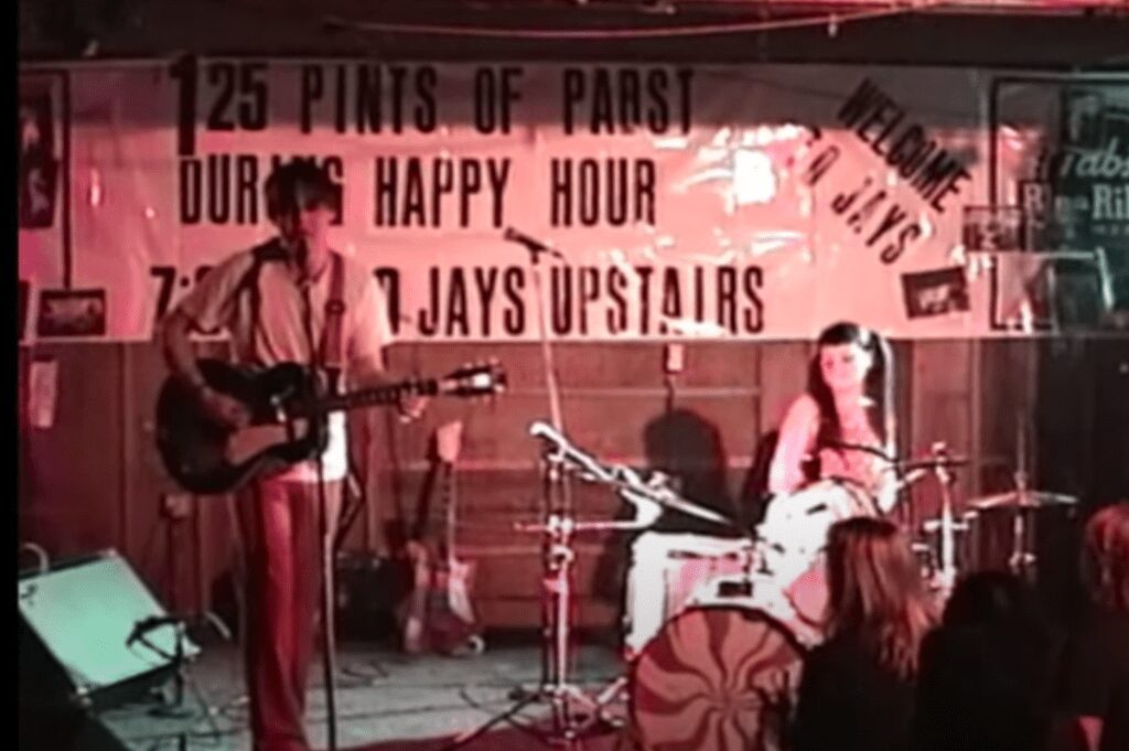 The White Stripes Perform 'Death Letter' in Rare Early Footage