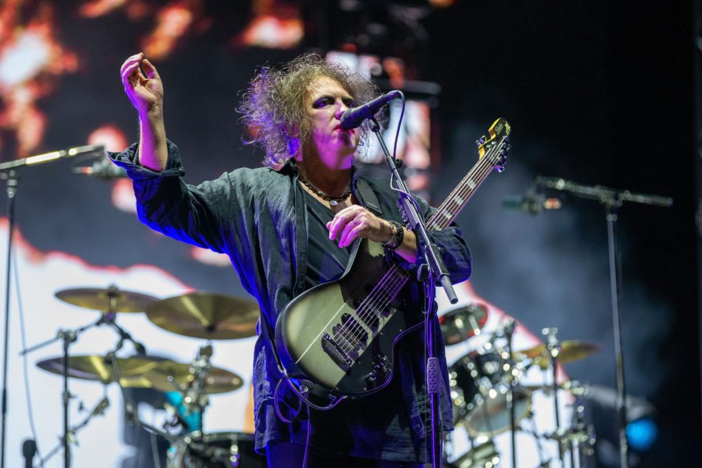 Robert Smith Describes New Cure Song As '10 Minutes of Intense Doom and Gloom'