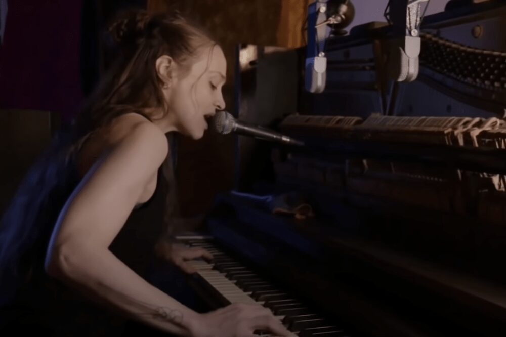 Watch Fiona Apple Live-Debut Three 'Fetch the Bolt Cutters' Songs at the 'New Yorker' Festival
