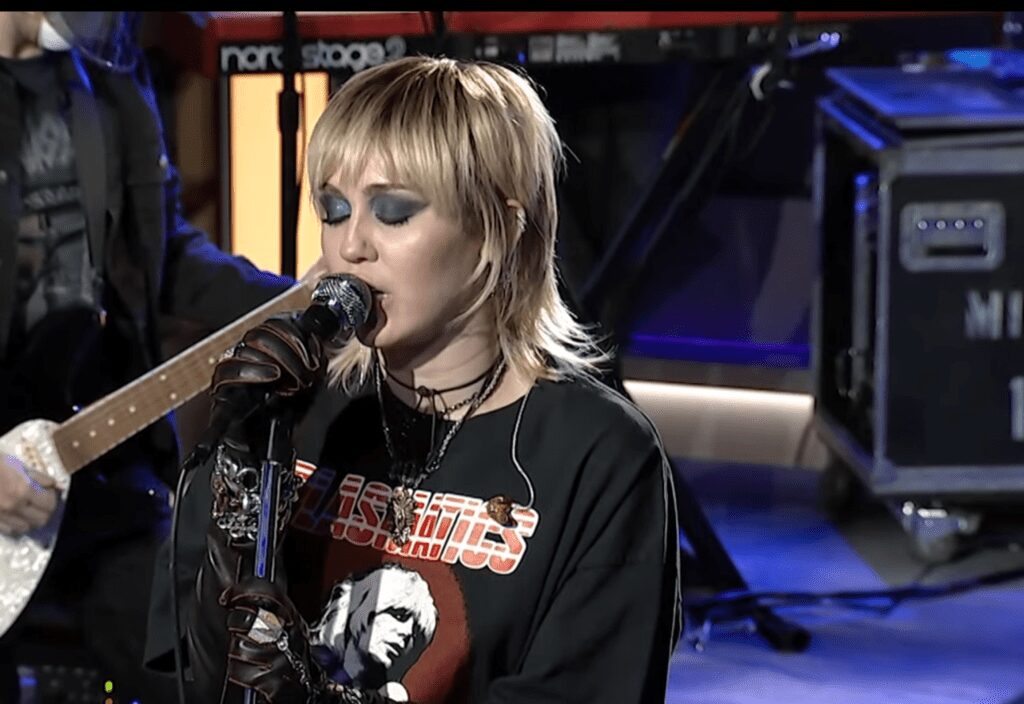 Watch Miley Cyrus Cover Hole's 'Doll Parts'