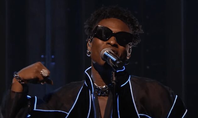 Lucky Daye “Over” On The Tonight Show