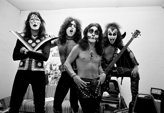kiss_009-94593-80122.jpg