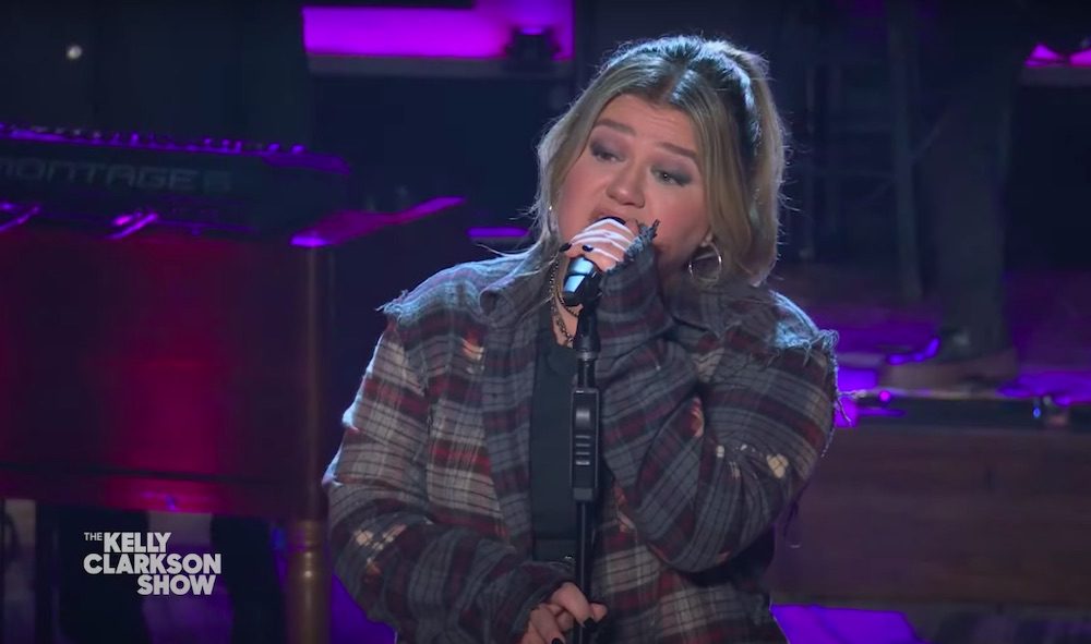 Shindig Addict Kelly Clarkson Covers Red Hot Chili Peppers’ “Can’t Stop”