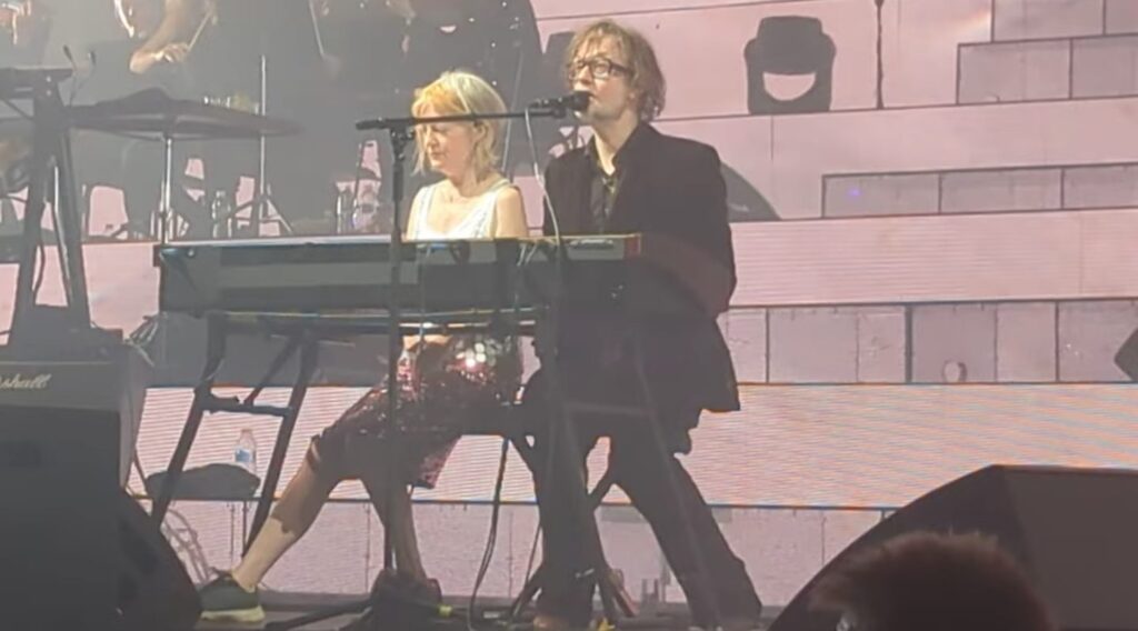 Watch Pulp Play Unreleased Song “Hymn Of The North” In Sheffield