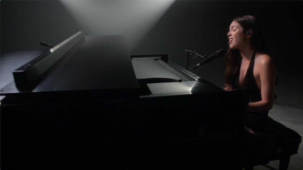 Olivia Rodrigo Shares Solo Piano “Vampire” Live Video