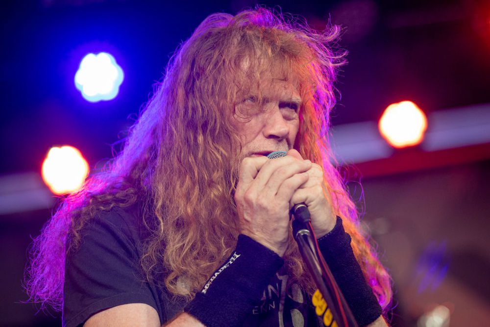 Dave Mustaine Kicks Security Out Of Megadeth Concert Mid-Song