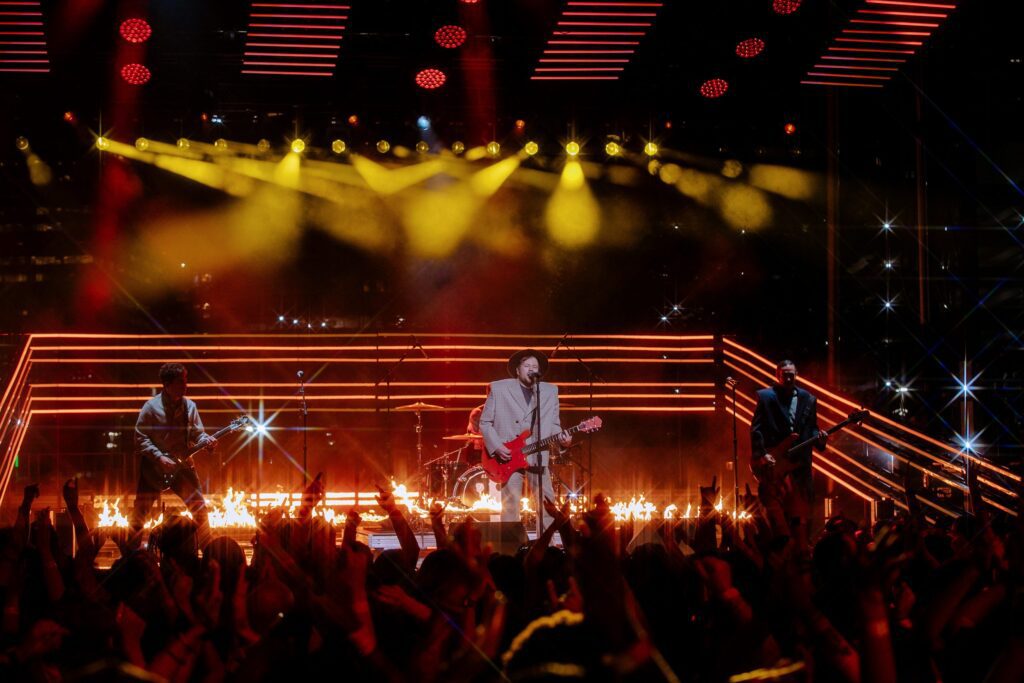 VMAs: Watch Fall Out Boy Cover “We Didn’t Start The Fire” Live For The First Time
