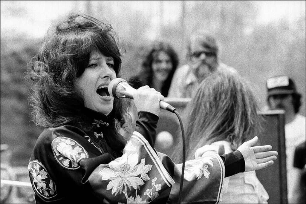 Psychedelic Stories Of Female Rock Icon Grace Slick
