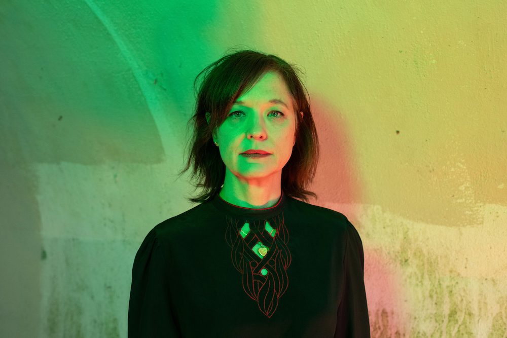 Mary Timony – “The Guest”