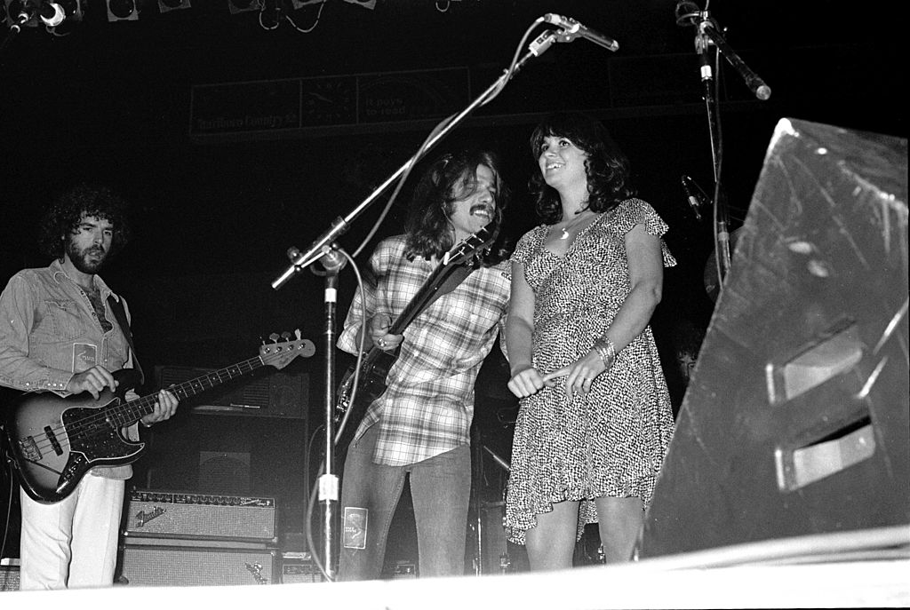 Frey and Ronstadt performing