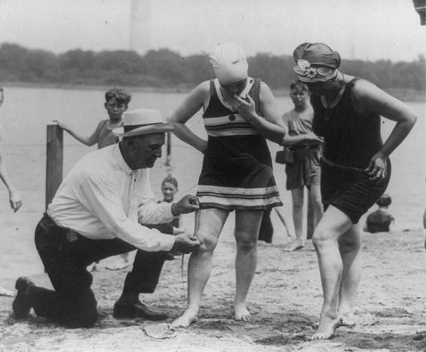 Col._Sherrell,_Washington_bathing_beach