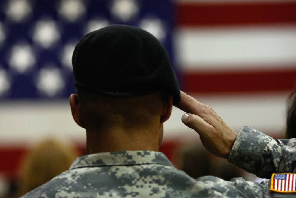Picture of soldier saluting