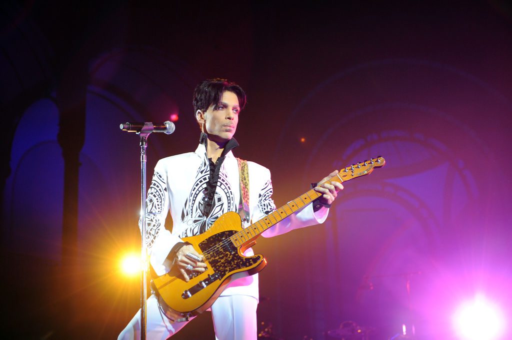 US singer Prince performs on October 11, 2009 at the Grand Palais in Paris.