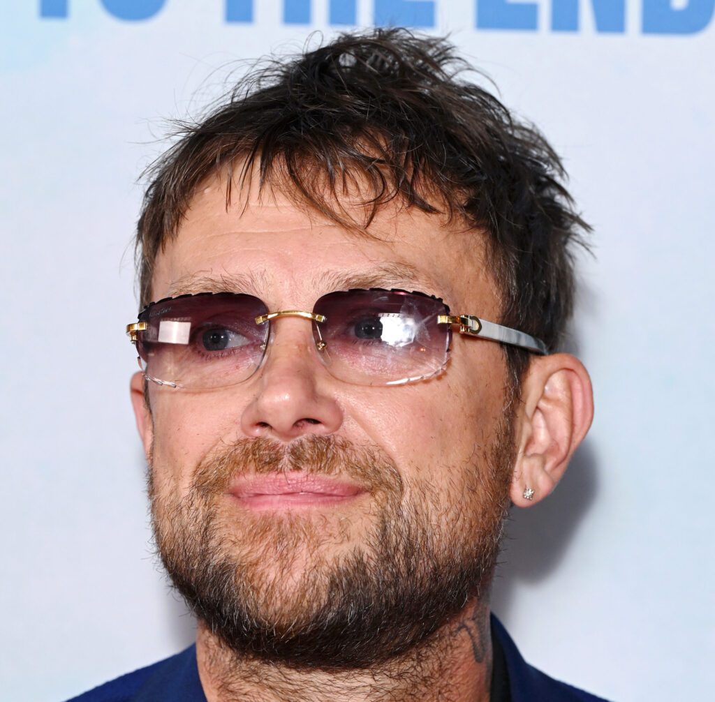 Damon Albarn Disagrees With Bob Dylan Banning Phones From His Concerts