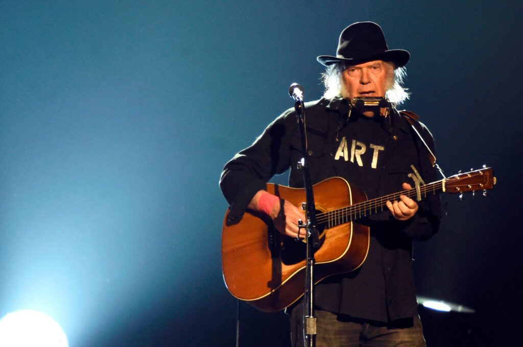 Neil Young Explains Crazy Horse Tour Cancelation, Says He’s Planning To Return To The Road With Promise Of The Real