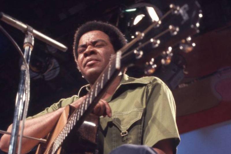 Bill-Withers-Performing-1206038562