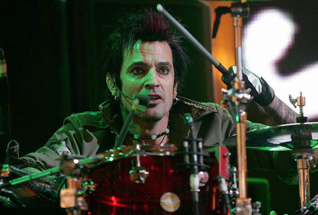 Tommy Lee Is All About Showmanship Tommy Lee Is All About Showmanship